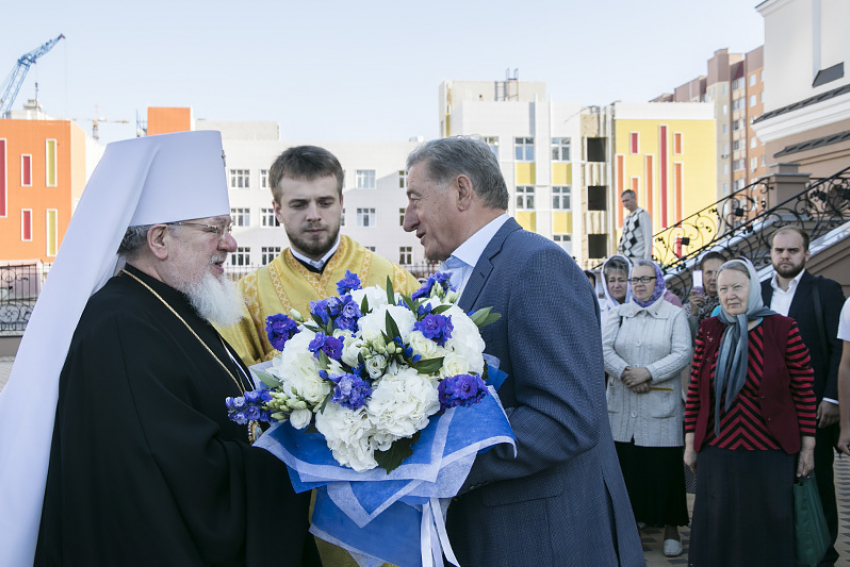 Воронежский митрополит Сергий освятил храм в жилом квартале на Шишкова