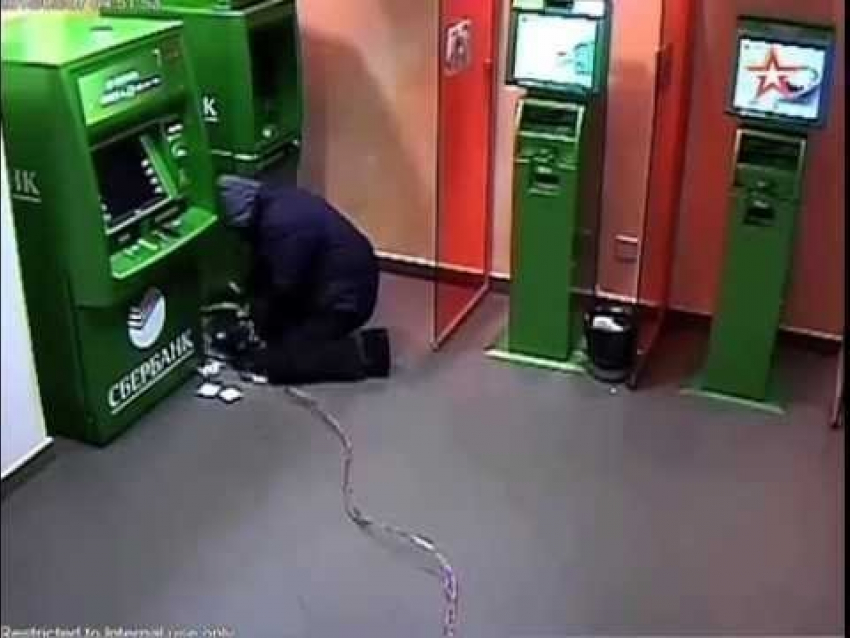 В Воронежской области неизвестный взорвал банкоматы