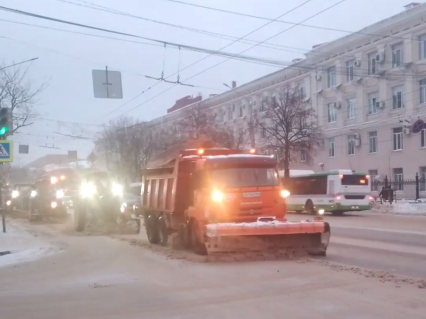 Как Воронеж встретил очередной ледяной дождь: публикуем видео