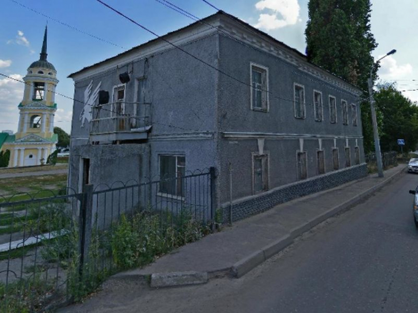 Особняк XIX века на Адмиралтейской площади Воронежа продают за 53 млн рублей