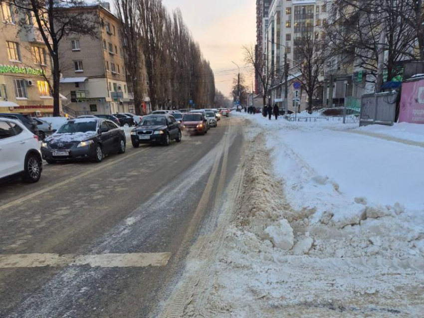 Плохая уборка снега толкает водителей на лишение прав в Воронеже