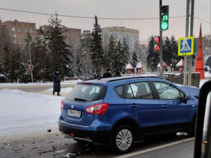 Причину появления пробки-гиганта показали в Воронеже