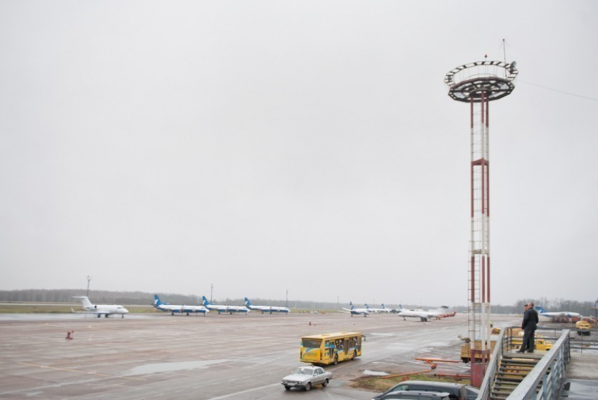 На реконструкцию международного аэропорта «Воронеж» в общей сложности будет выделен 1 млрд 800 млн рублей