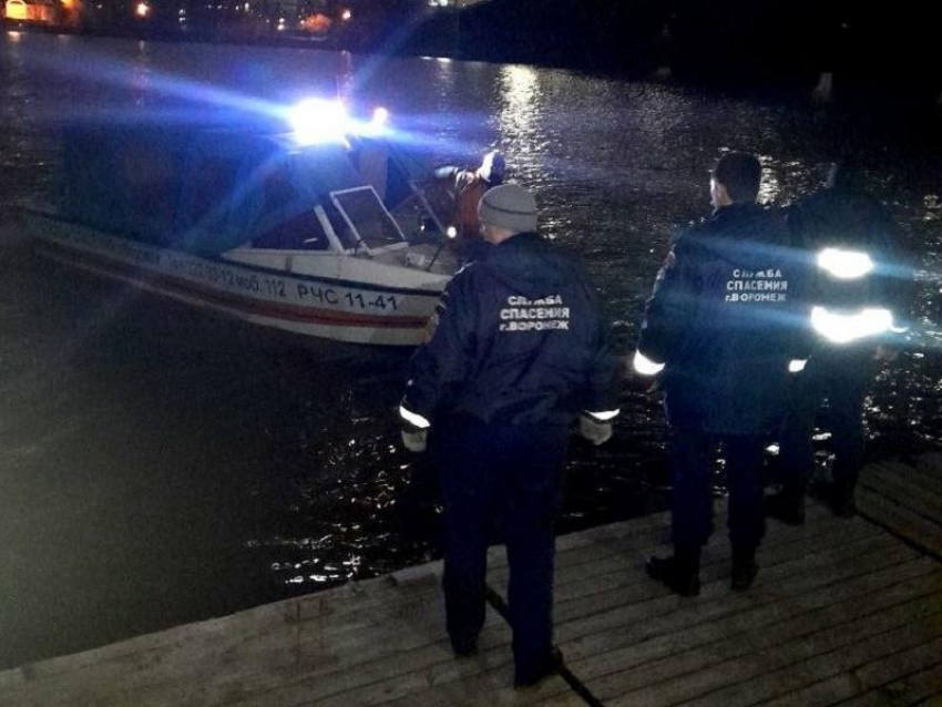 19-летняя девушка спрыгнула в водохранилище с Северного моста в Воронеже