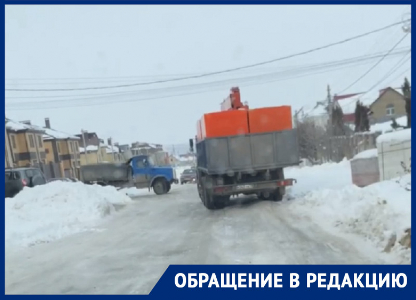 Дорогу из чистого льда показал на видео воронежский автомобилист 