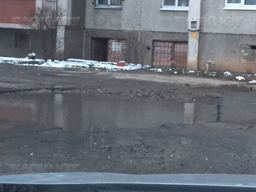 Предстоящей ночью дорожники планируют отремонтировать восемь воронежских магистралей