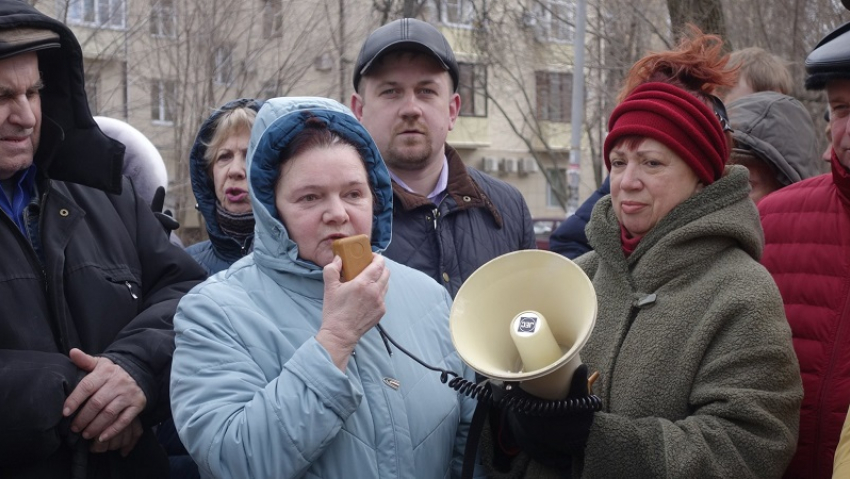 Воронежцы вышли на защиту сквера «Депутатский»