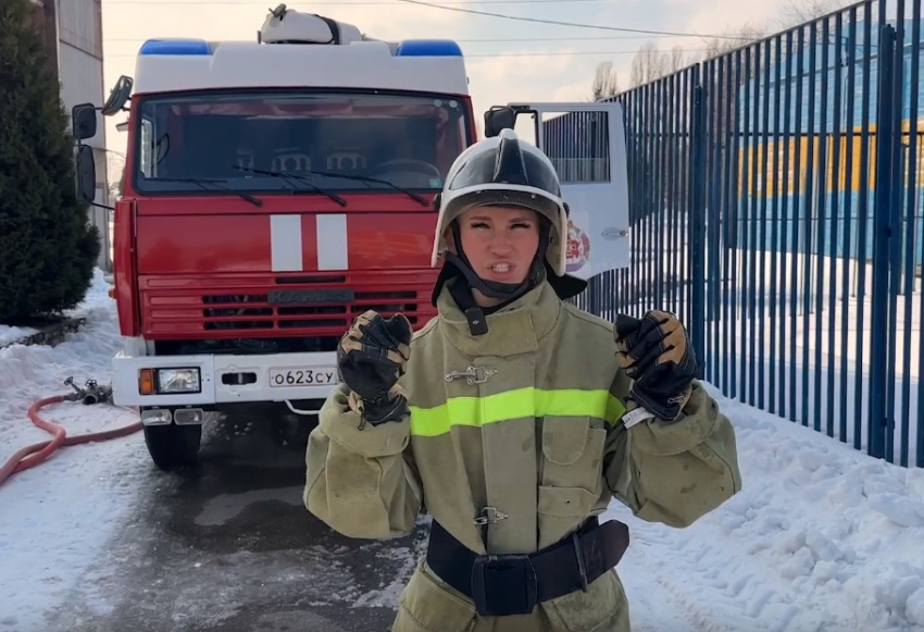 В горящую избу: Вика проверила на себе профессию для настоящих мужчин