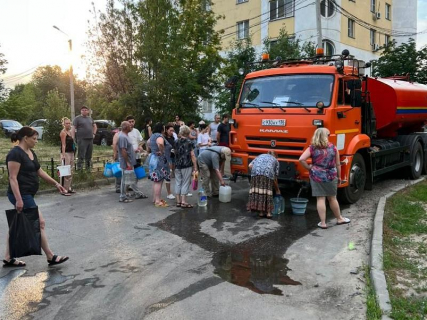 Дополнительный подвоз питьевой воды организуют воронежские власти