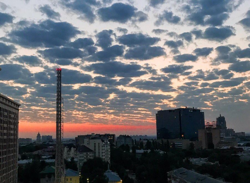 Воронежцы делятся завораживающими снимками  умопомрачительного рассвета 