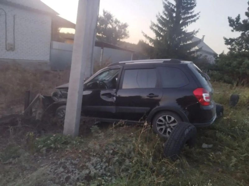 Опубликовано фото последствий пьяной аварии с опорой ЛЭП в Воронежской области