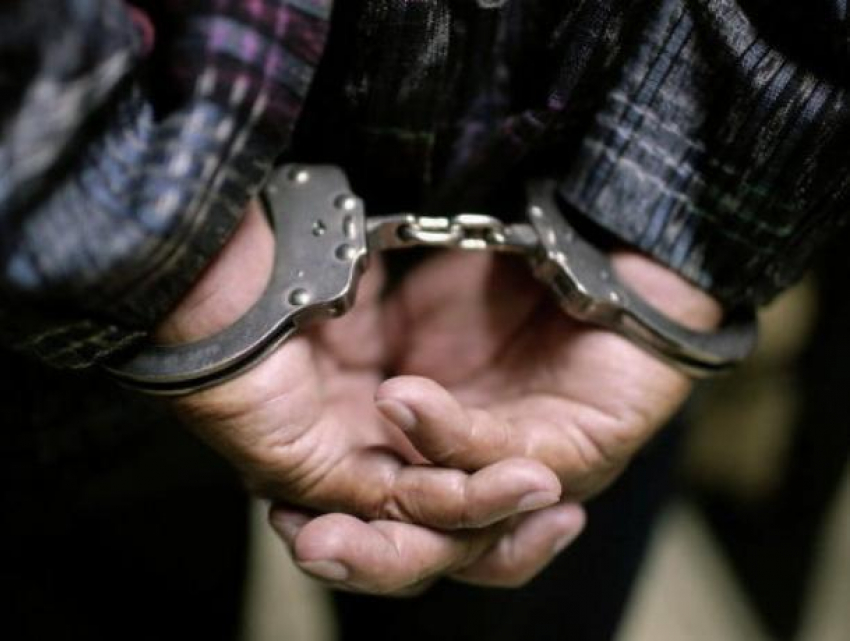 Голодного пенсионера скрутили за воровство в супермаркете под Воронежем