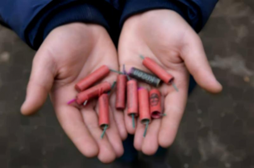 Петарда взорвалась в руках мальчика в Новой Усмани
