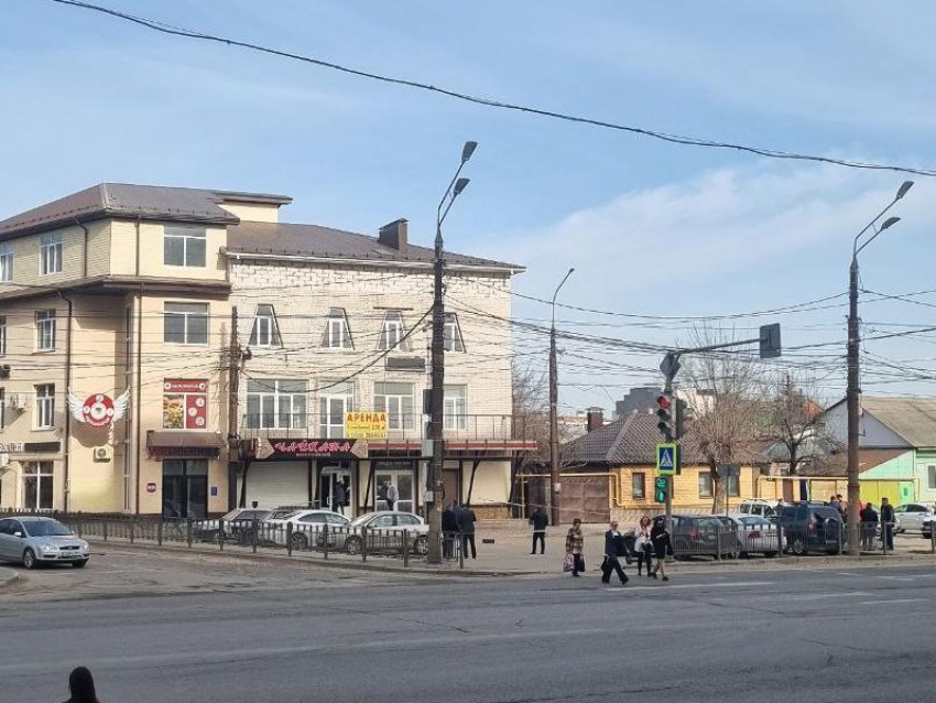  Кафе оцепили в центре Воронежа после хлопка