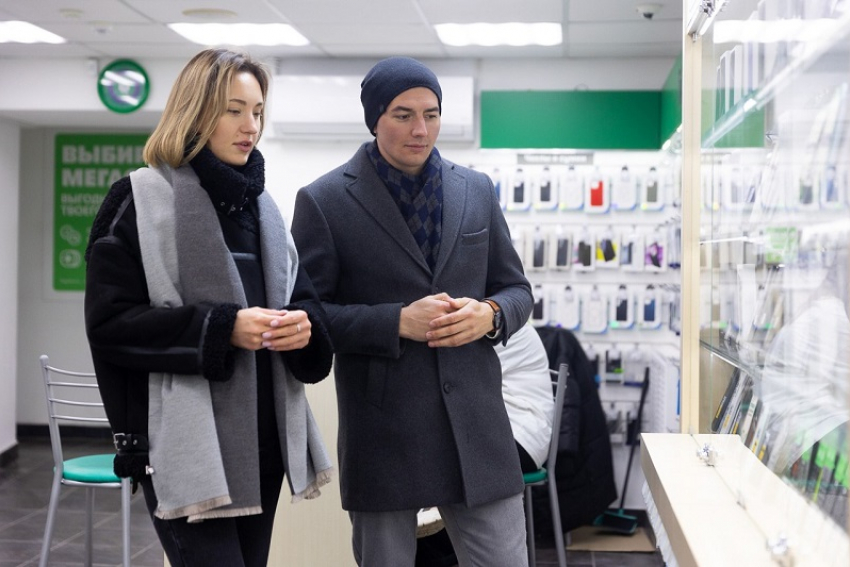 Воронежцы в 2025 году массово перешли на сверхъёмкие пауэрбанки