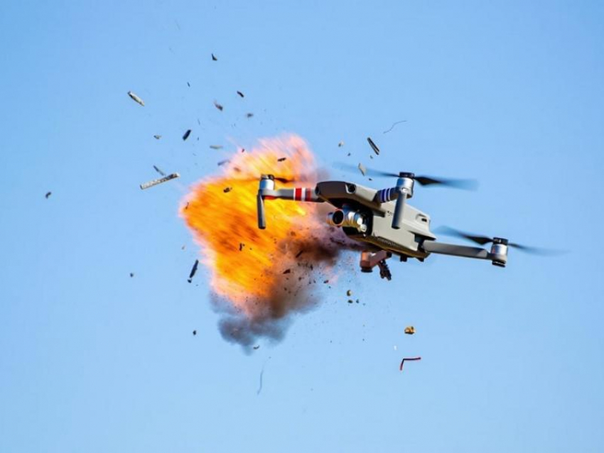 Два украинских дрона сбили в небе над двумя районами Воронежской области