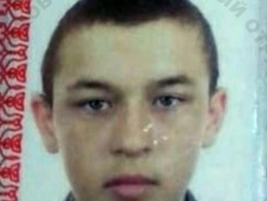 18-летний парень со шрамом на лице бесследно исчез под Воронежем