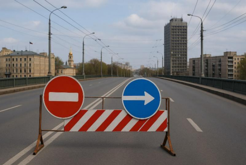 Мост через Дон развели в воронежском селе Коротояк