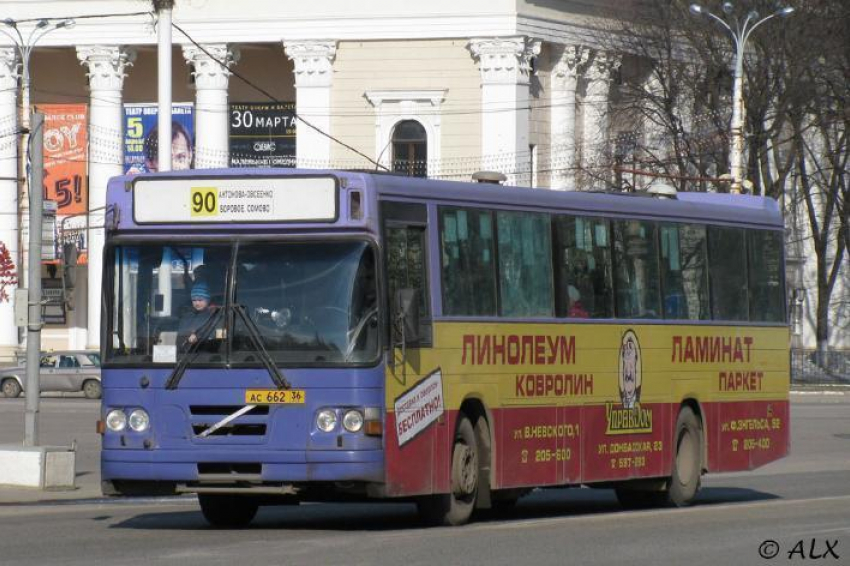 В автобусах жители Воронежа услышат любопытные факты об остановках 