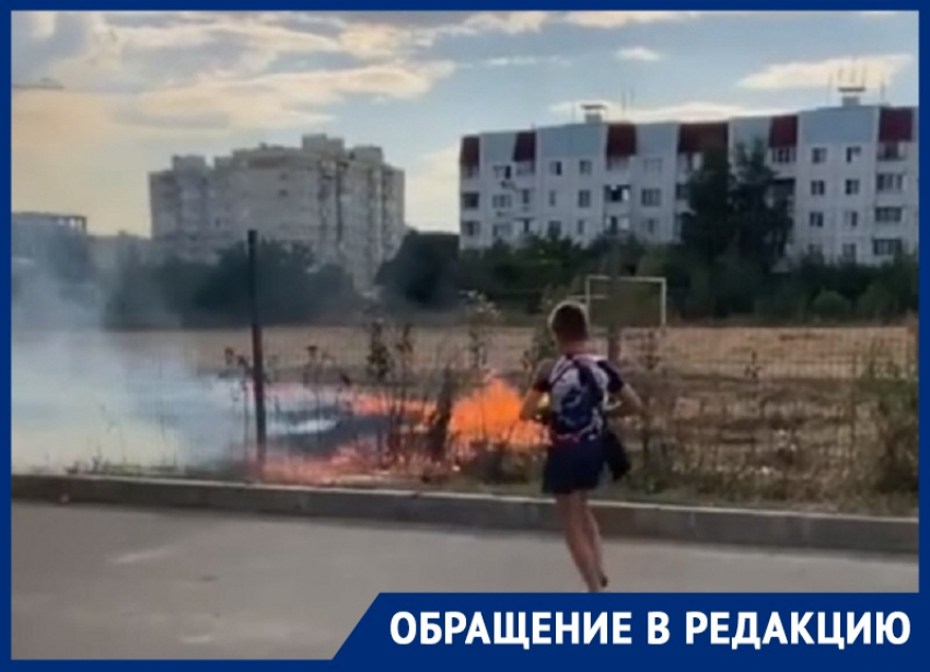 Жители воронежского села поблагодарили водителя Росгвардии за отвагу на пожаре 