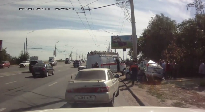 В сети появилось видео с ДТП на ВОГРЭСе, в котором погибла женщина