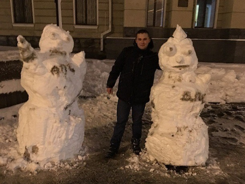 ДПСников-снеговиков вылепили в центре Воронежа 