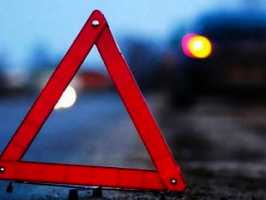 20-летний водитель погиб в ДТП под Воронежем, его пассажиры в больнице