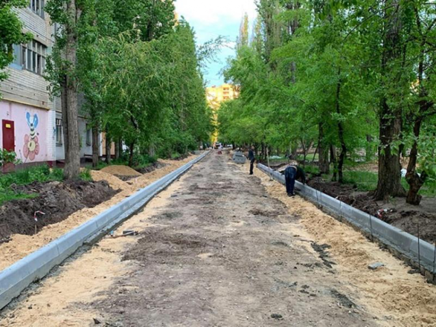 В Железнодорожном районе Воронежа продолжают ремонтировать дворы