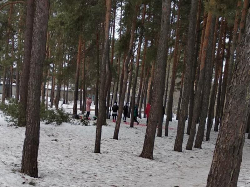 Странные ритуалы людей в масках напугали воронежцев