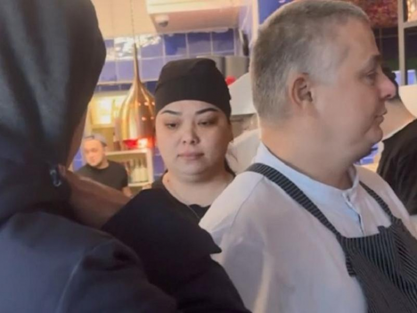 Силовики устроили рейд по мигрантам в точках общепита в Воронеже