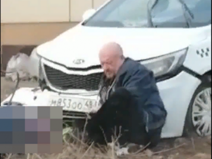 Таксиста, задавившего на тротуаре пенсионерку, арестовали в Воронеже
