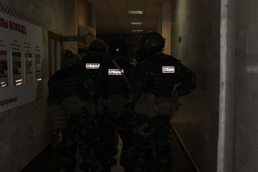В Воронеже «террористы» взяли в заложники 150 пациентов больницы