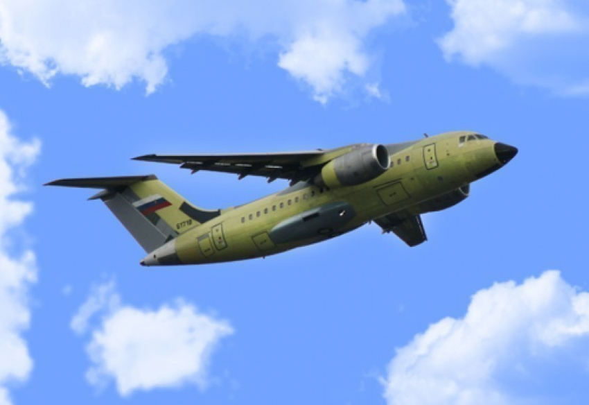В Воронеже в воздух поднялся военный самолет Ан-148