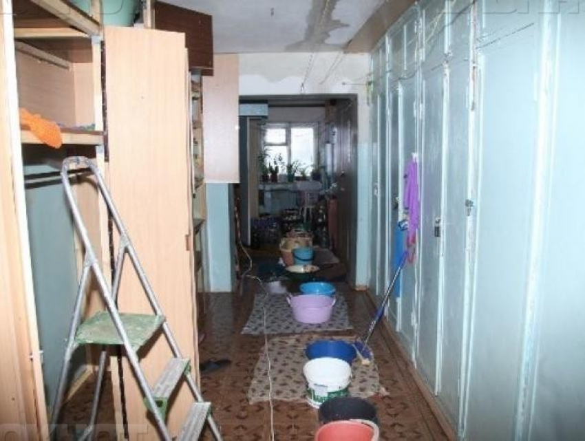 Ученики вернулись в пострадавшую от потопа школу в Воронеже