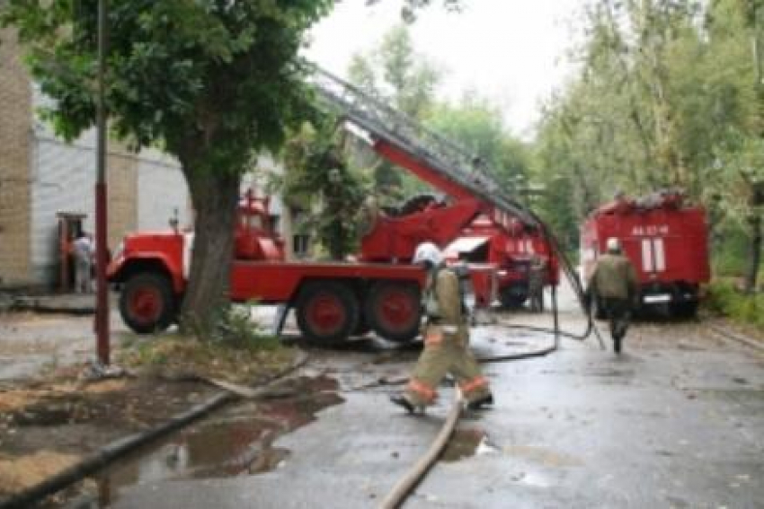 Из полыхающего офисного здания в Воронеже сотрудники МЧС спасли 25 человек