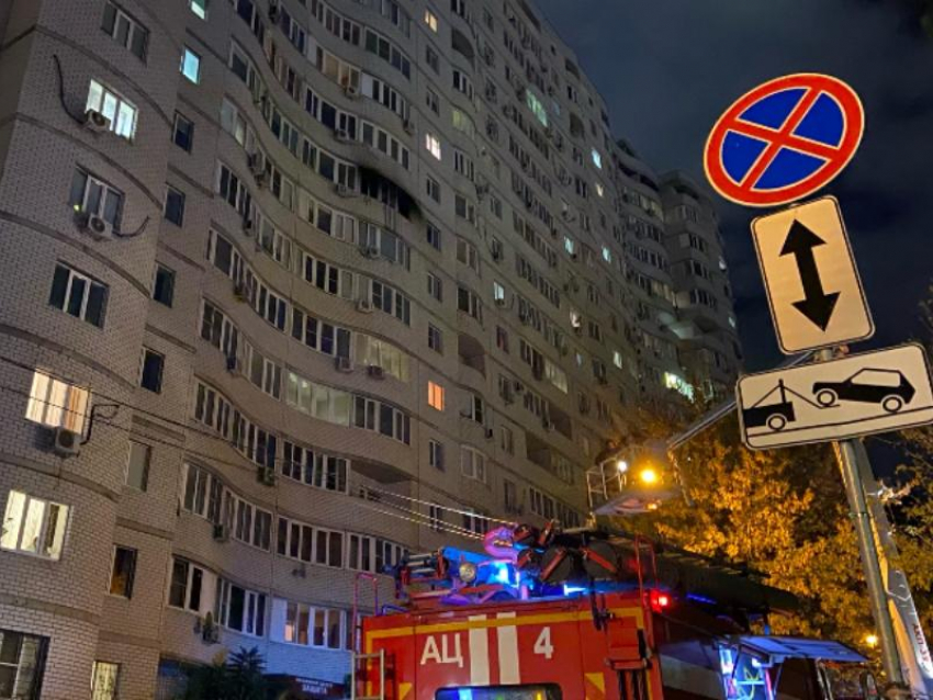 Пожар произошел в квартире на девятом этаже дома в Воронеже 