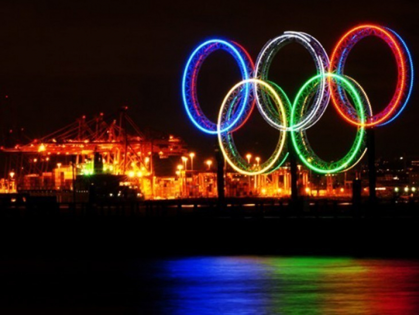В Воронеже установили Олимпийские кольца на площади Ленина
