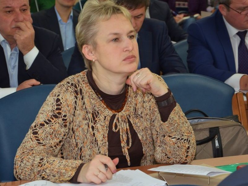 Муж депутата Светланы Звягиной зарабатывает 16,4 тысячи рублей в месяц