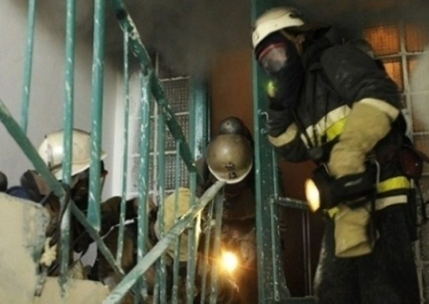Воронежские пожарные спасли из огня 10 человек