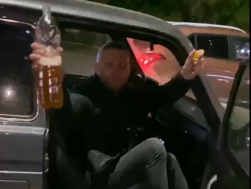 «Привет, пацаны, пью пиво!»: водителя объявили в розыск после ДТП в Воронеже