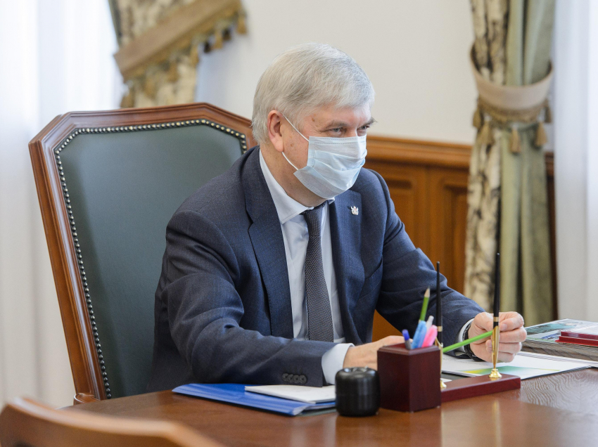 Губернатор Гусев сообщил о позитивном влиянии антиковидных мер в Воронежской области
