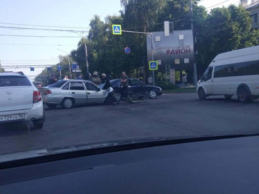  Огромные пробки сковали самоизолированный Воронеж 
