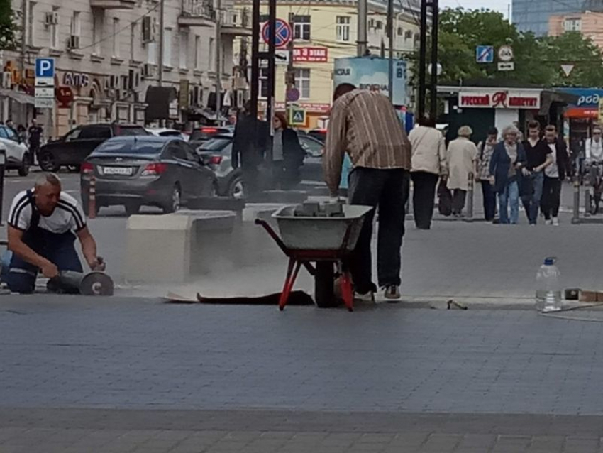 Пыль помешала воронежцу пройти на Центральный рынок