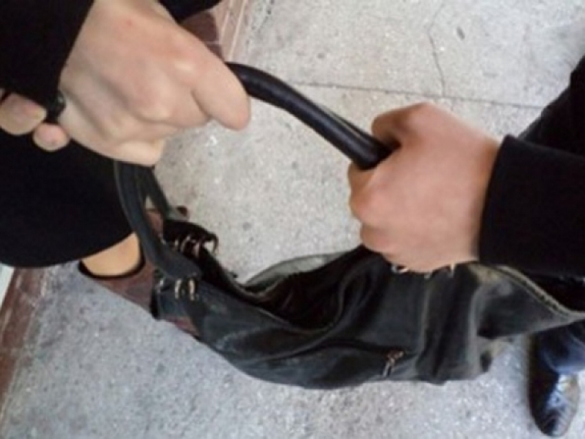 Настоящая русская женщина дважды дала отпор грабителю в Воронежской области