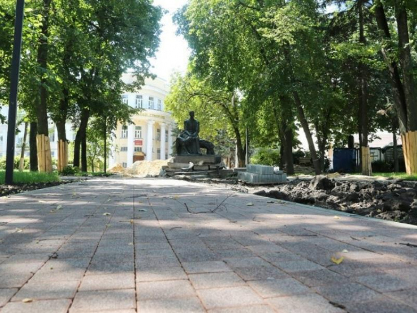 Скамья «Бунин» и фонарь с авторским лючком появятся в Воронеже