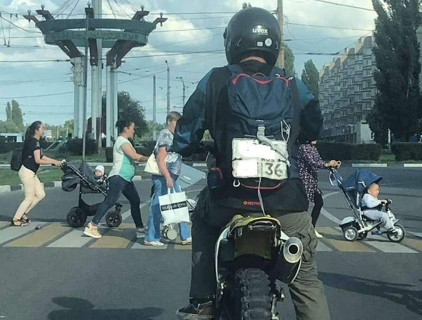 Порядочный воронежский мотоциклист предпочел не скрываться от штрафов