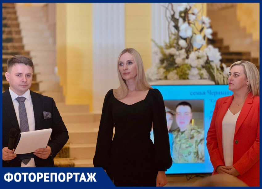 Ветеран боевых действий и красавица-бабушка: в Воронеже чествовали многодетных мам и матерей-героинь