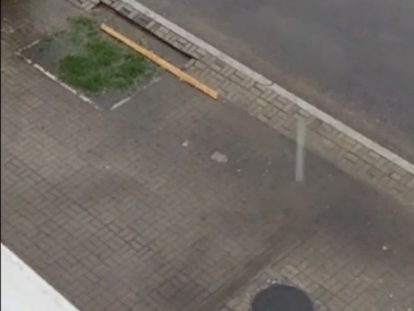 Несовершенство промежуточного ремонта проспекта Революции показали на видео в Воронеже