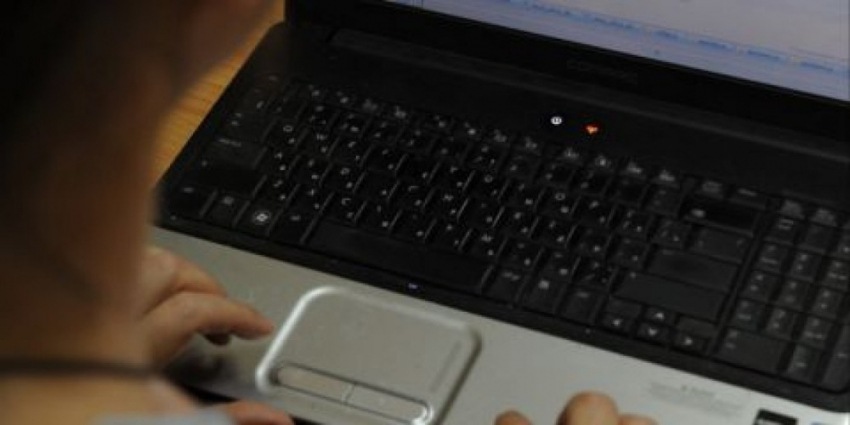 В Воронеже 16-летняя девушка украла дорогой ноутбук из квартиры знакомой
