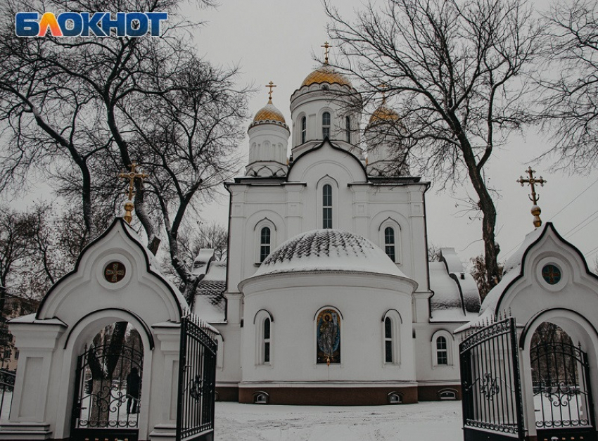 О перекрытии улицы в рождественскую ночь напомнила полиция в Воронеже